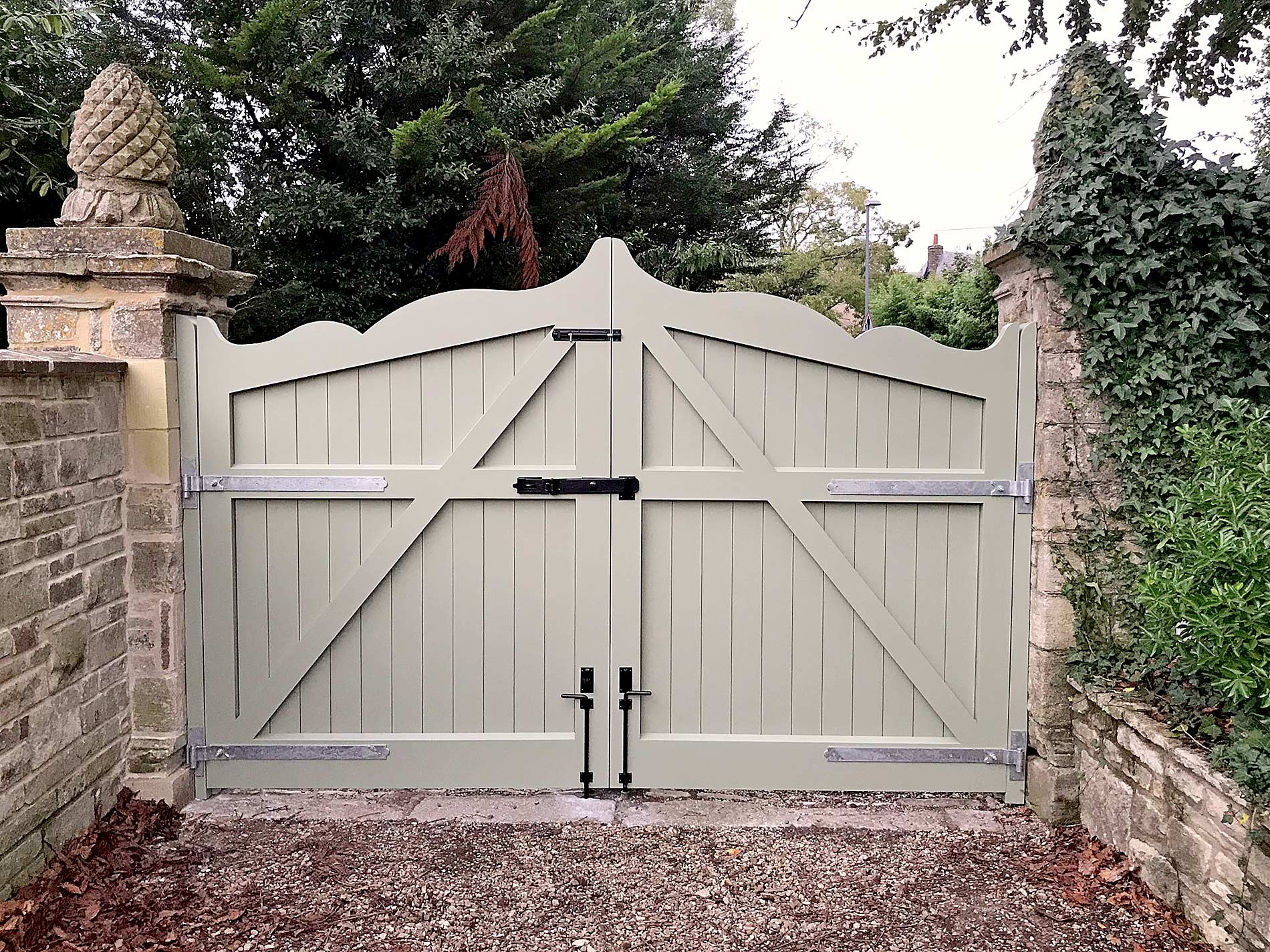 Jake Reilly Furniture – Joinery – Driveway Gate